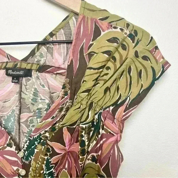 Madewell Shirred Cap-Sleeve Top in
Brushstroke Monstera Size Small - Picture 7 of 14